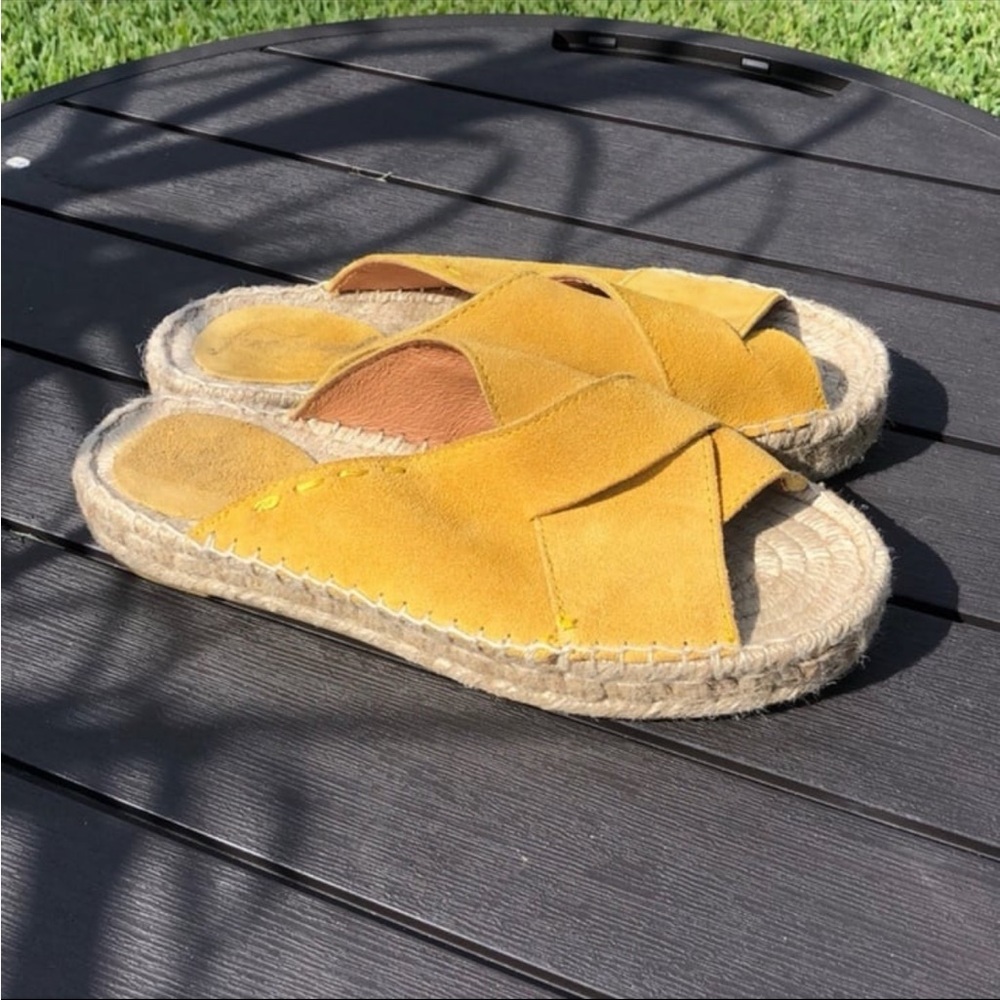 FREE PEOPLE TUSCAN MUSTARD SUEDE
ESPADRILLE SIZE 7